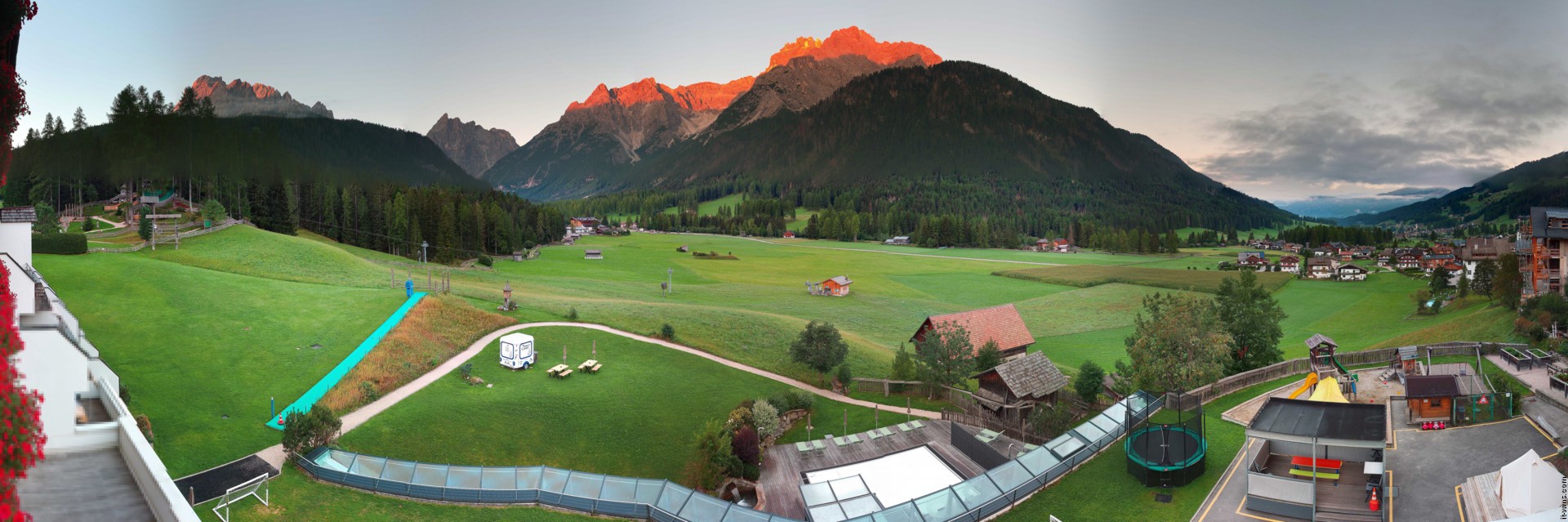 Archived image Webcam Family Resort Rainer, South Tyrol