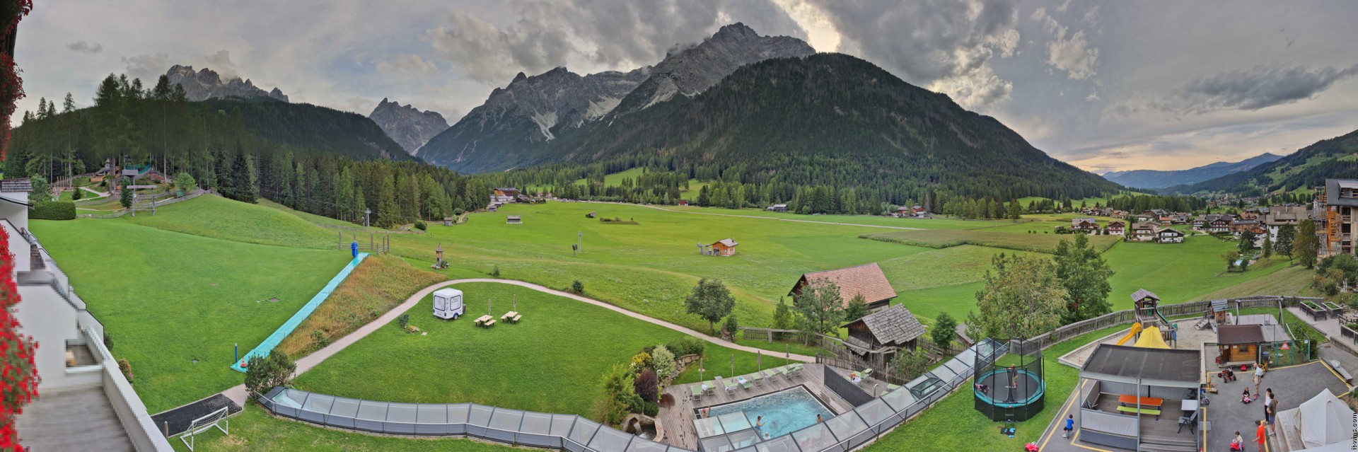Archiv Foto Webcam Family Resort Rainer im Bergdorf Sexten