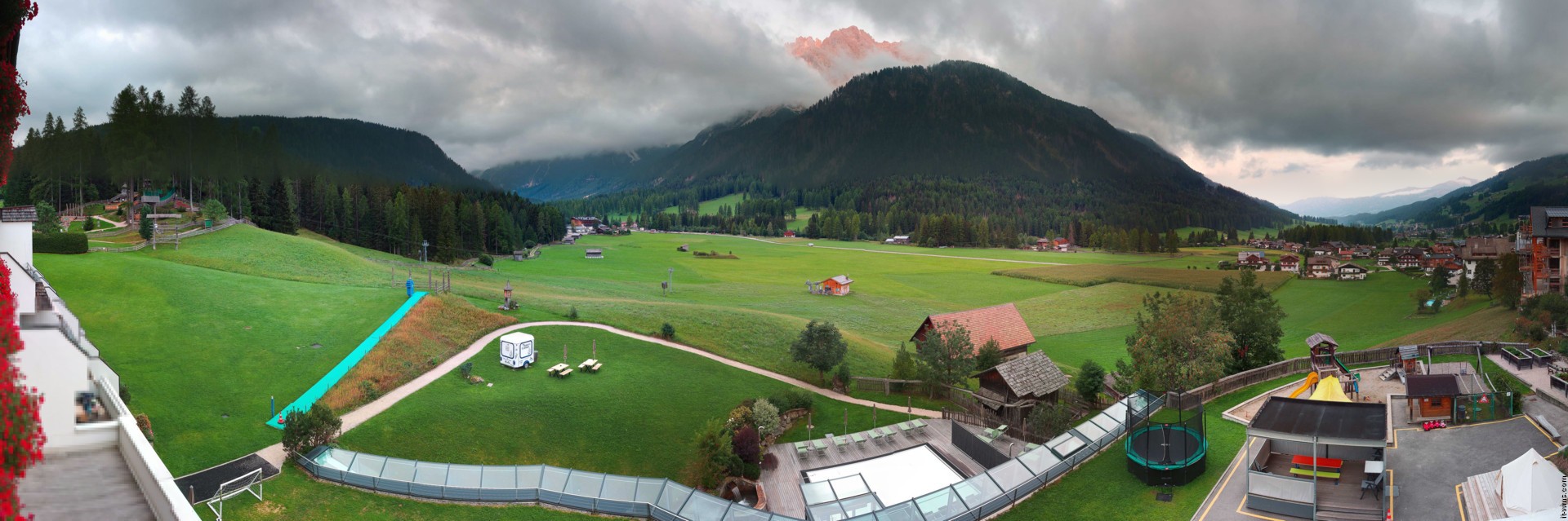 Archived image Webcam Family Resort Rainer, South Tyrol