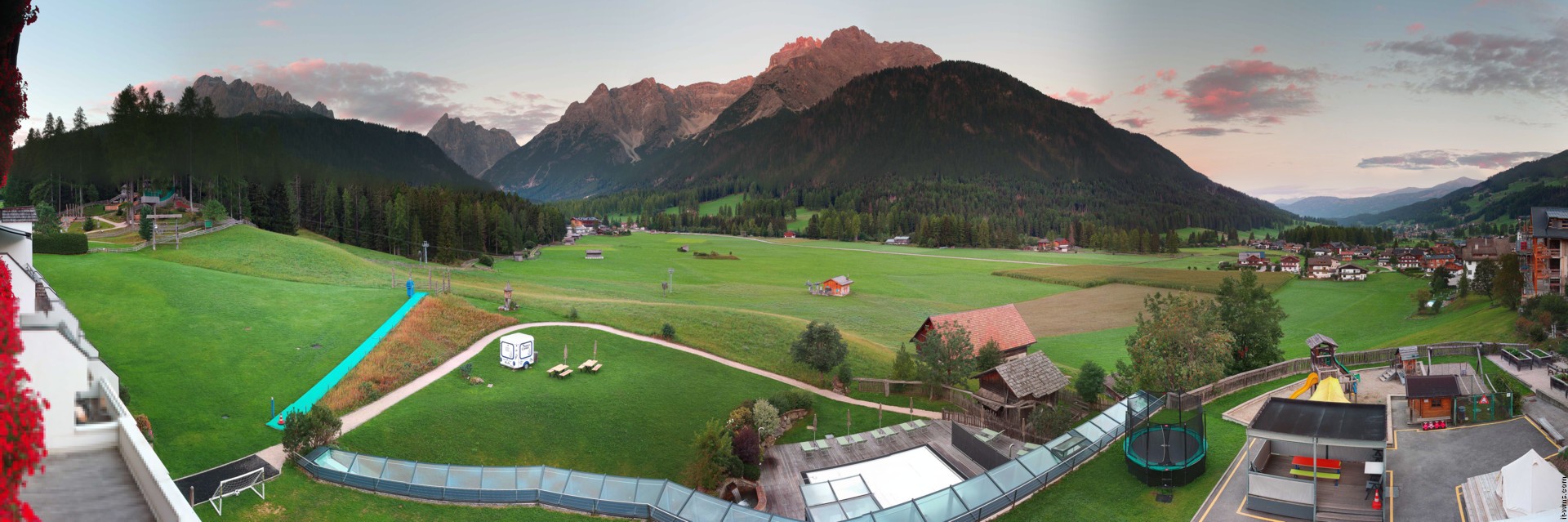 Archiv Foto Webcam Family Resort Rainer im Bergdorf Sexten