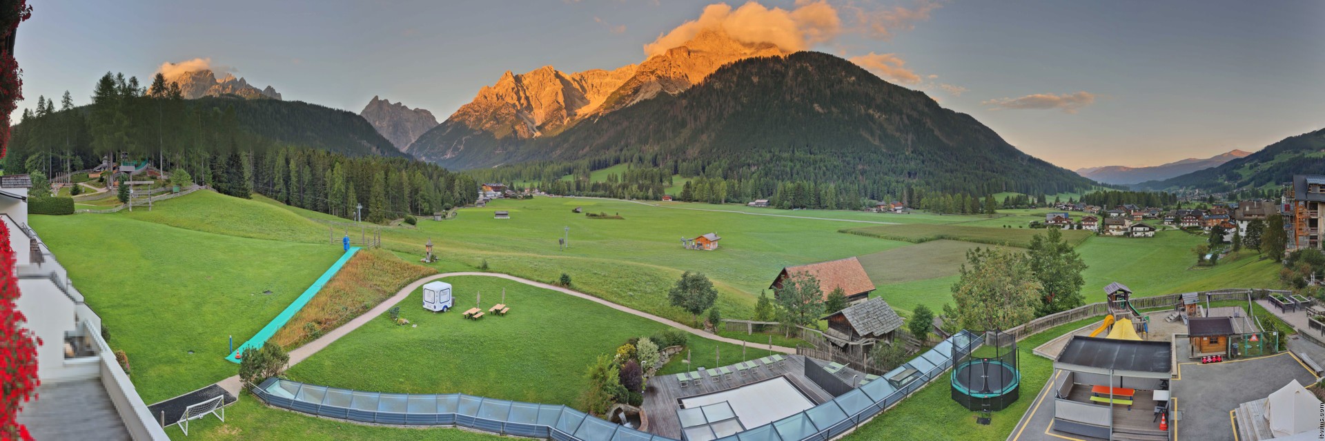 Archiv Foto Webcam Family Resort Rainer im Bergdorf Sexten
