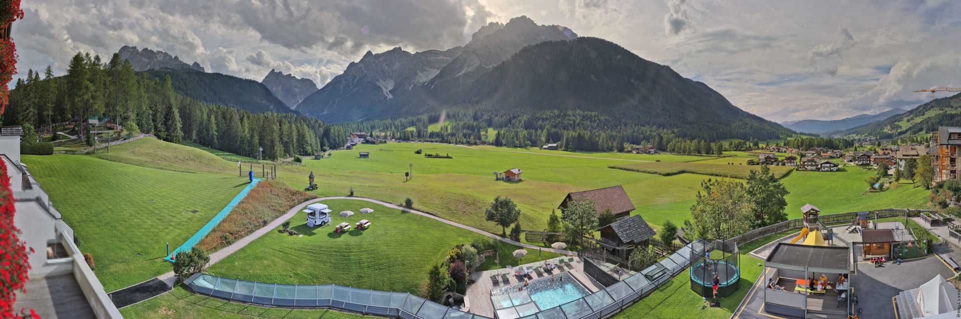 Archiv Foto Webcam Family Resort Rainer im Bergdorf Sexten