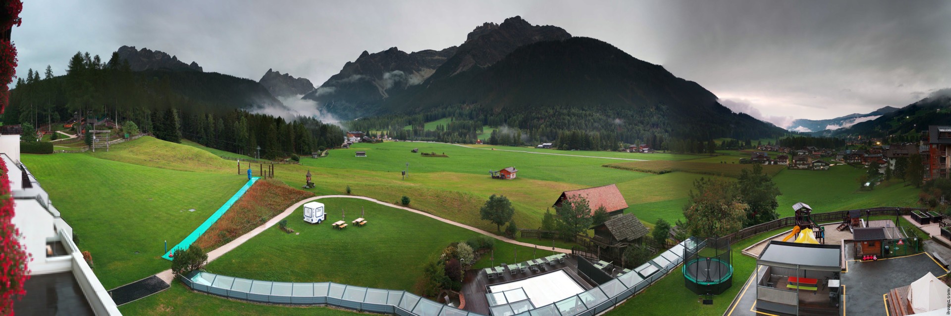 Archiv Foto Webcam Family Resort Rainer im Bergdorf Sexten