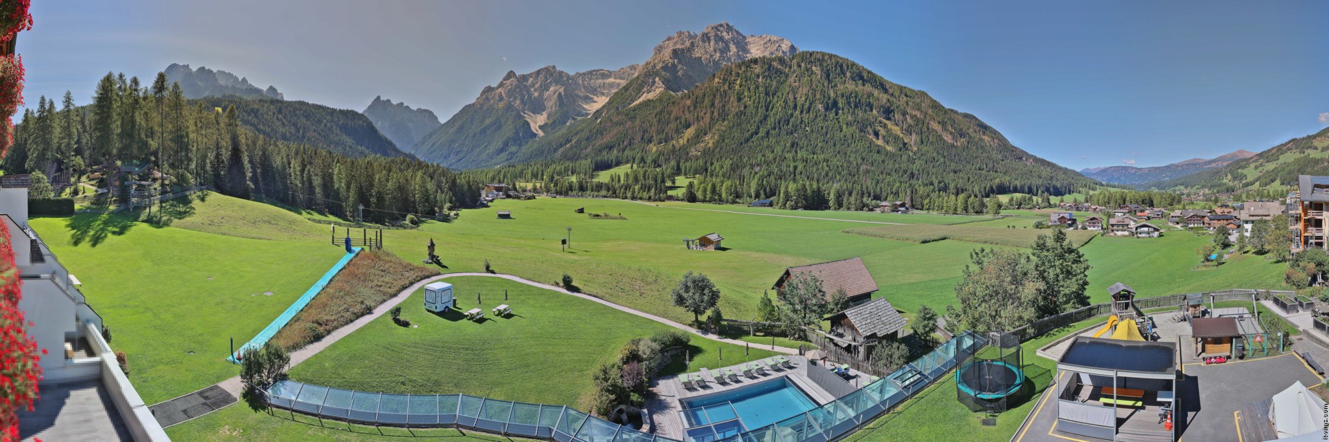 Archiv Foto Webcam Family Resort Rainer im Bergdorf Sexten