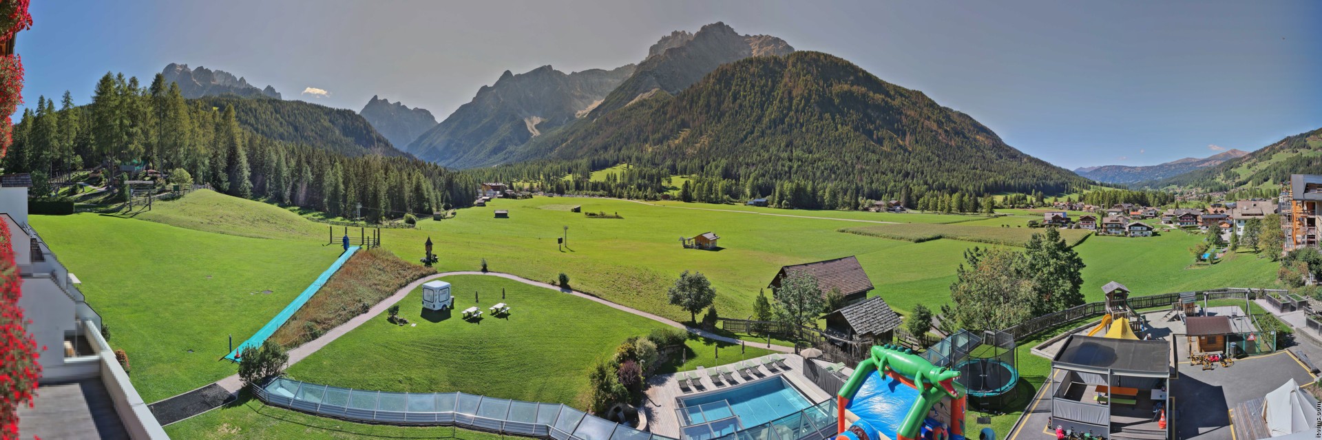 Archiv Foto Webcam Family Resort Rainer im Bergdorf Sexten