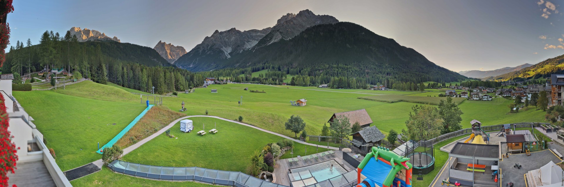 Archiv Foto Webcam Family Resort Rainer im Bergdorf Sexten
