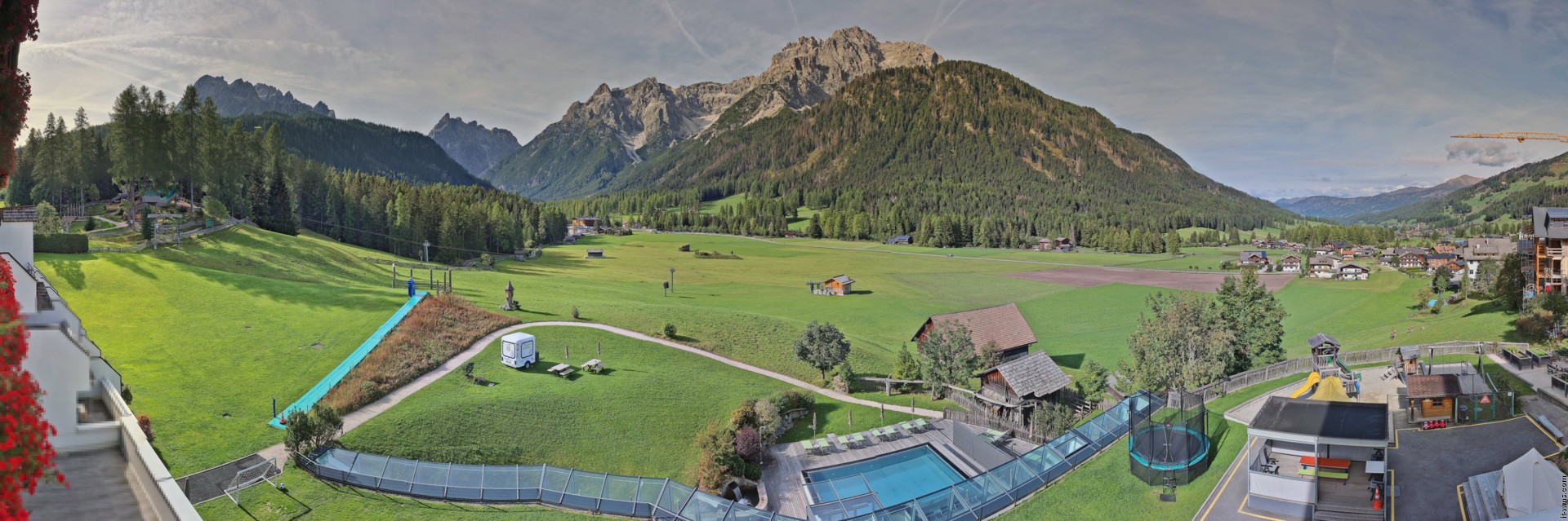 Archived image Webcam Family Resort Rainer, South Tyrol