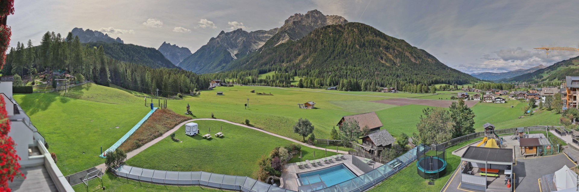Archived image Webcam Family Resort Rainer, South Tyrol