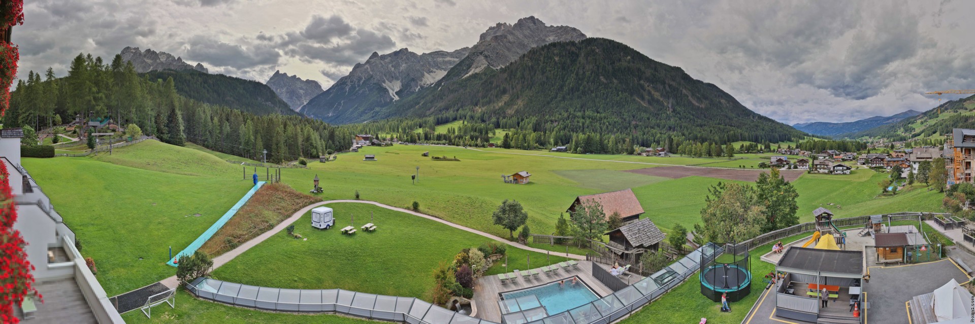 Archived image Webcam Family Resort Rainer, South Tyrol