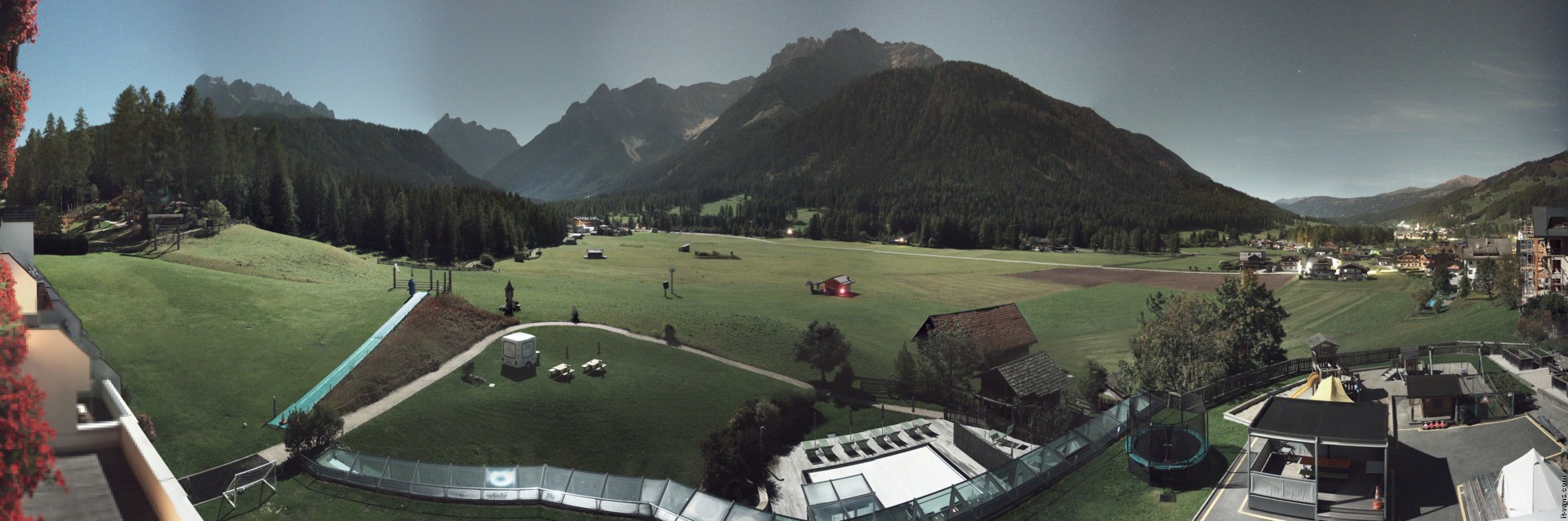 Archiv Foto Webcam Family Resort Rainer im Bergdorf Sexten
