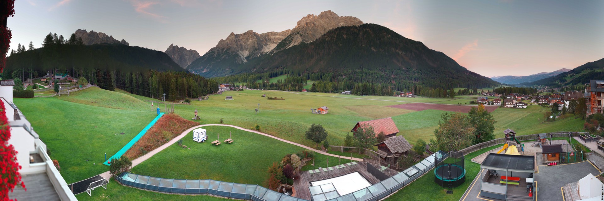 Archiv Foto Webcam Family Resort Rainer im Bergdorf Sexten