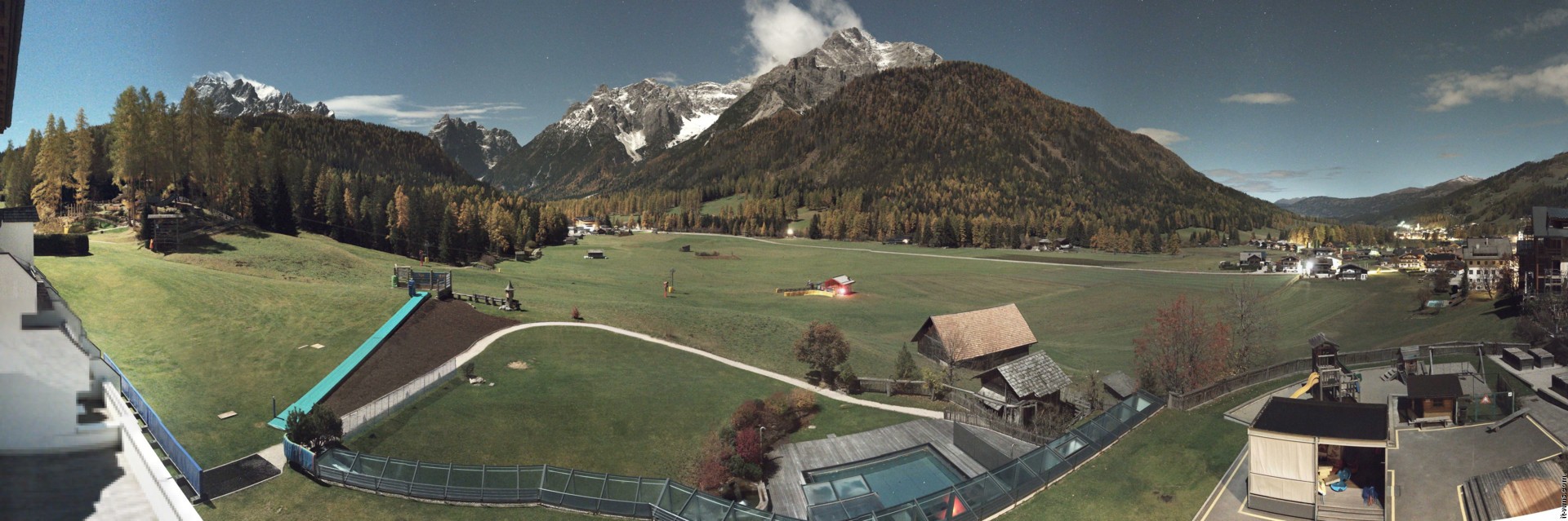 Archived image Webcam Family Resort Rainer, South Tyrol