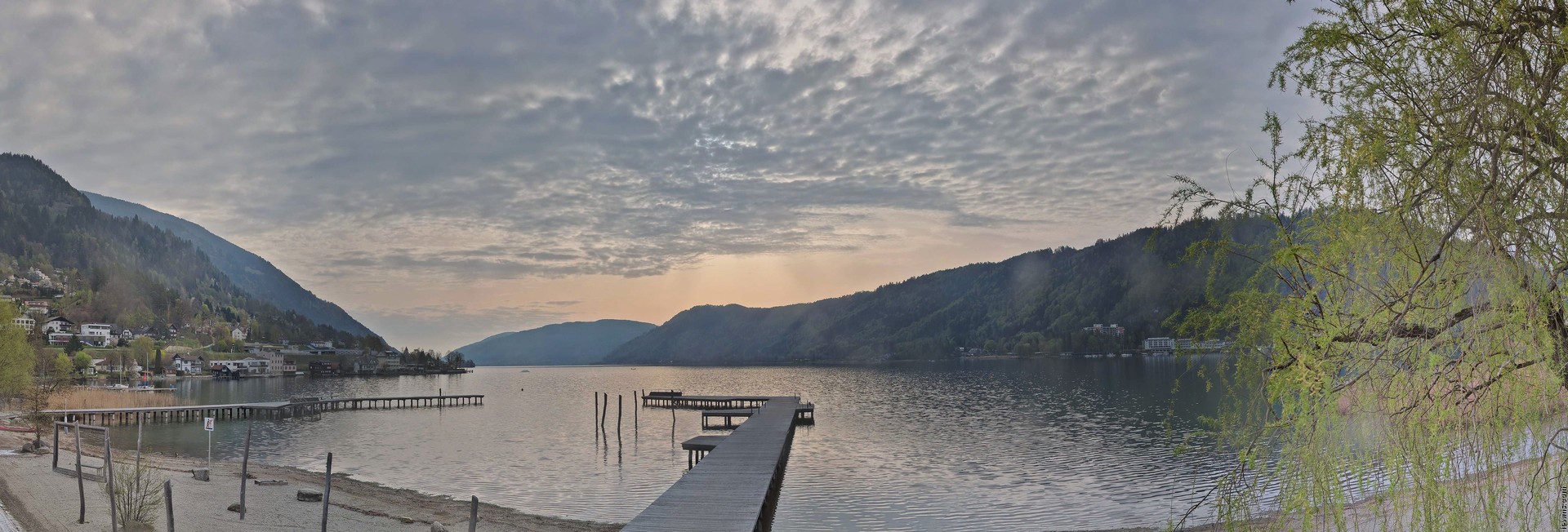 Archived image Webcam Lake Ossiacher See, Annenheim