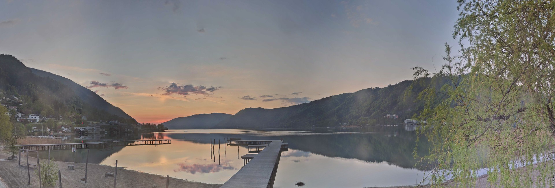 Archived image Webcam Lake Ossiacher See, Annenheim