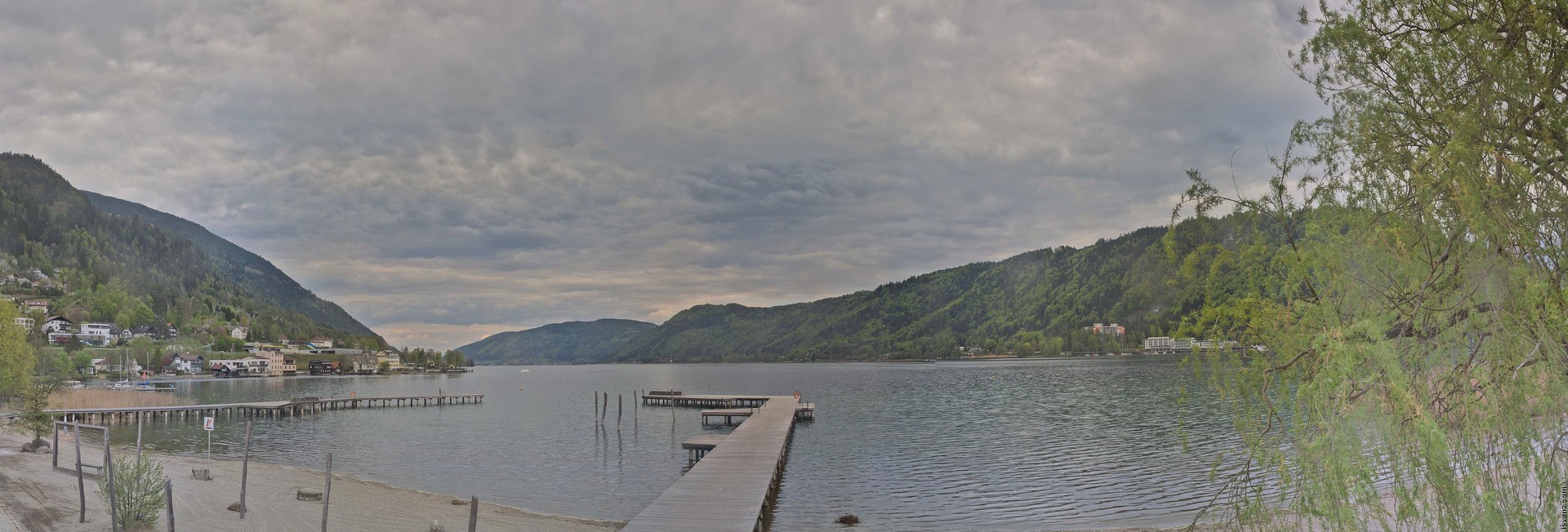 Archived image Webcam Lake Ossiacher See, Annenheim