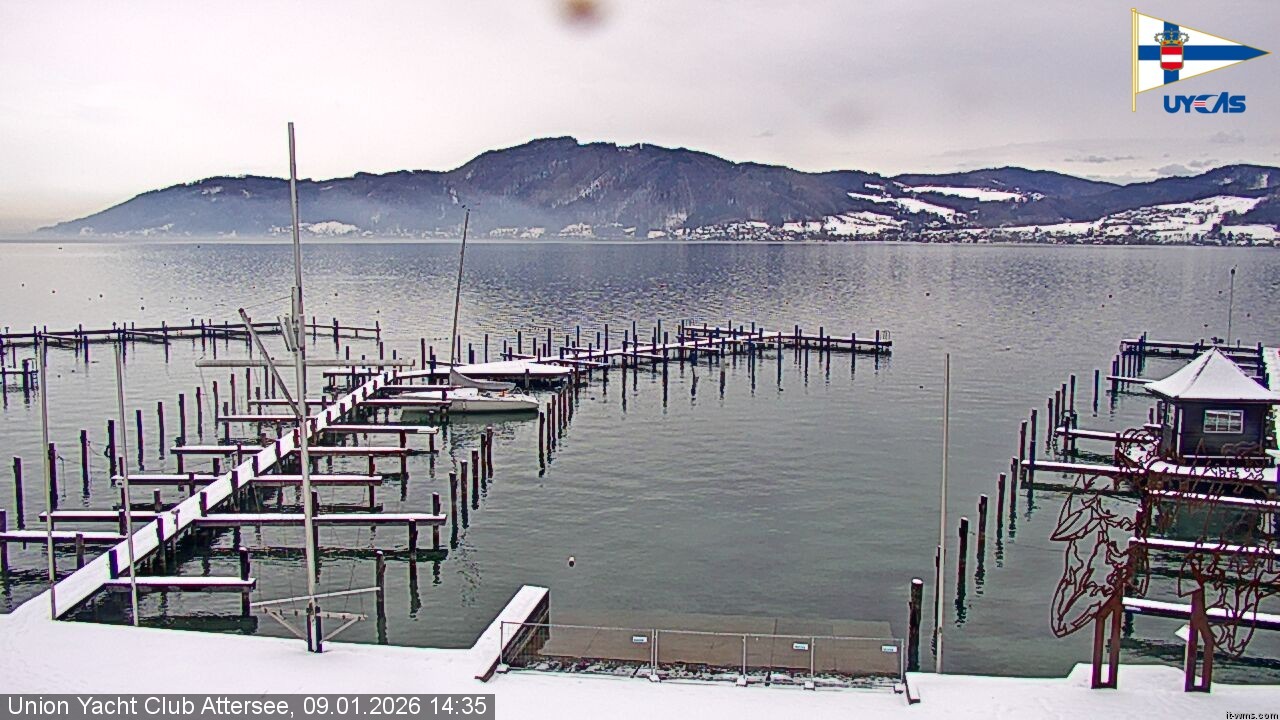 Archived image Webcam Attersee: View at Union Yacht Club