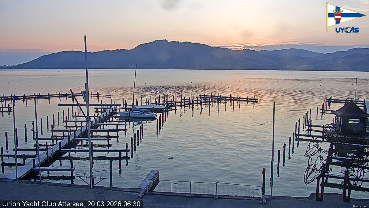 Archived image Webcam Attersee: View at Union Yacht Club