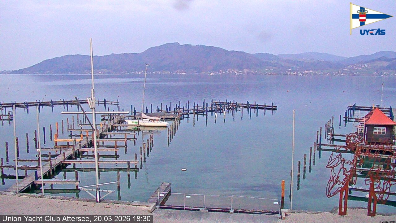 Archived image Webcam Attersee: View at Union Yacht Club