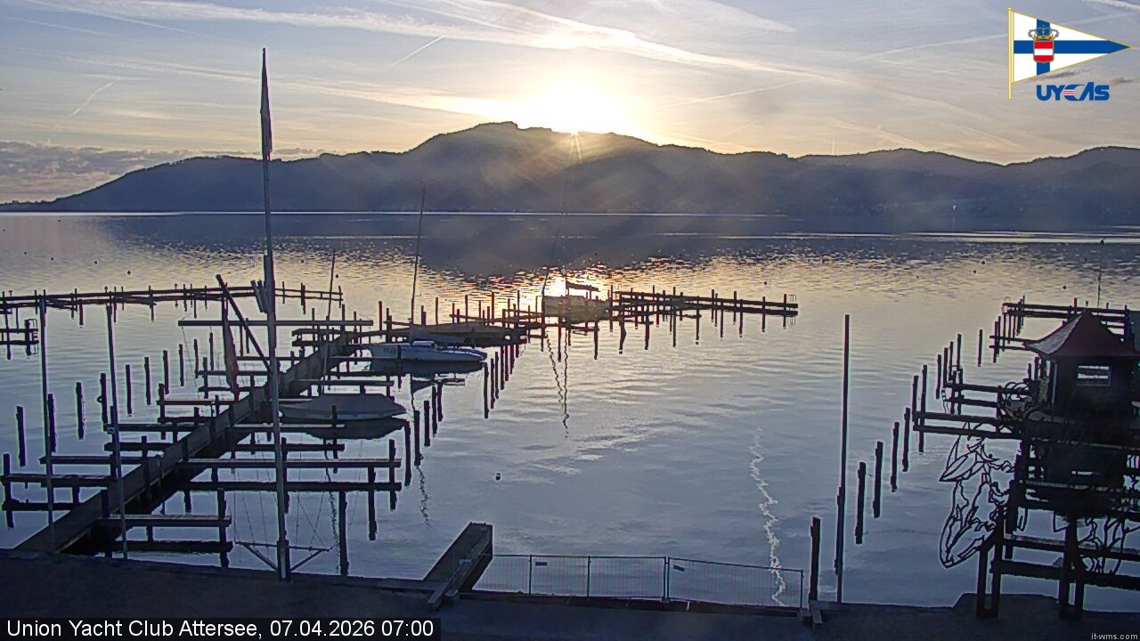 Archived image Webcam Attersee: View at Union Yacht Club