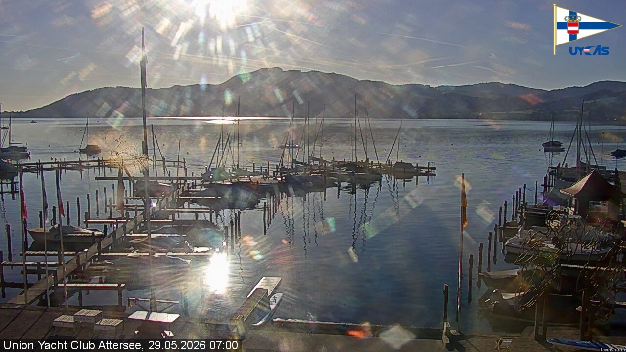 Archived image Webcam Attersee: View at Union Yacht Club