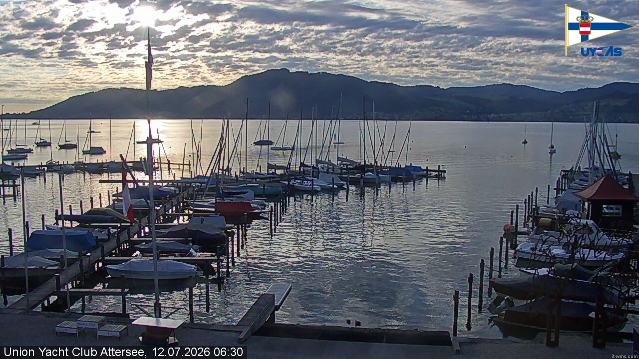 Archived image Webcam Attersee: View at Union Yacht Club
