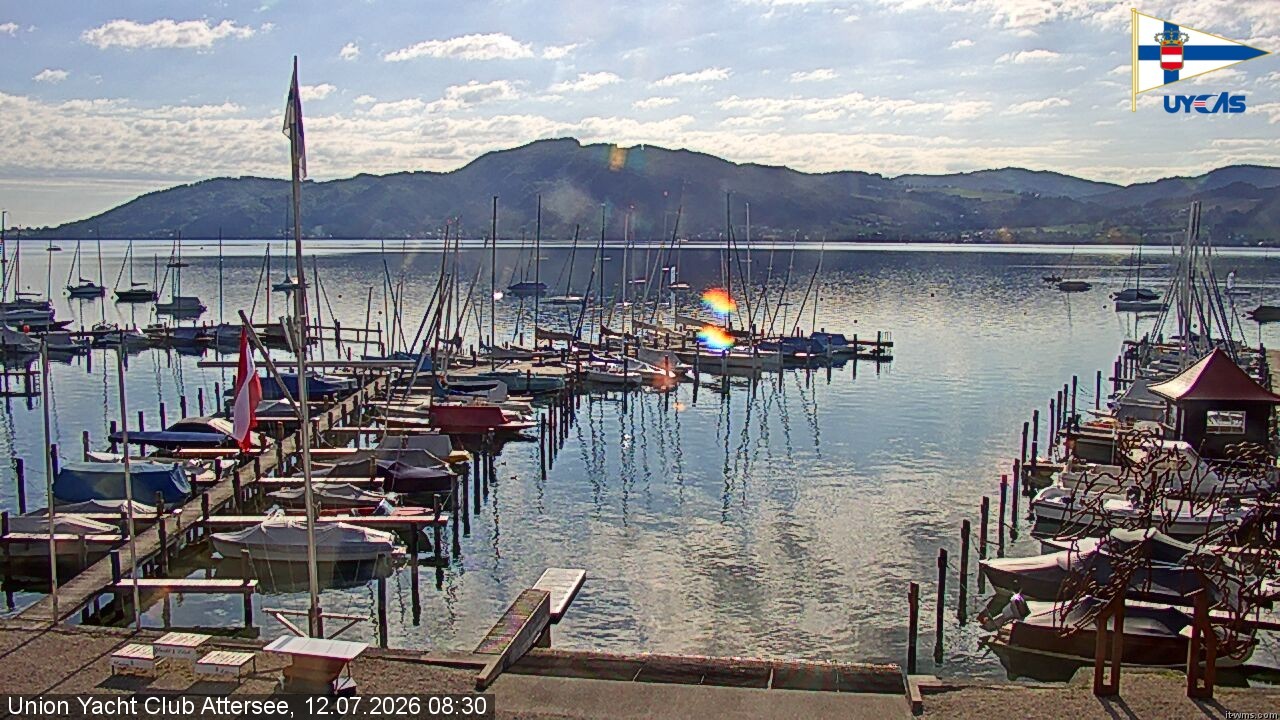 Archived image Webcam Attersee: View at Union Yacht Club