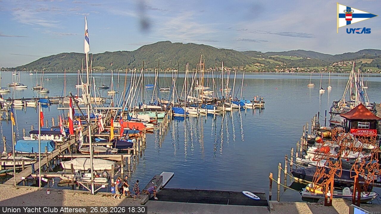 Archived image Webcam Attersee: View at Union Yacht Club
