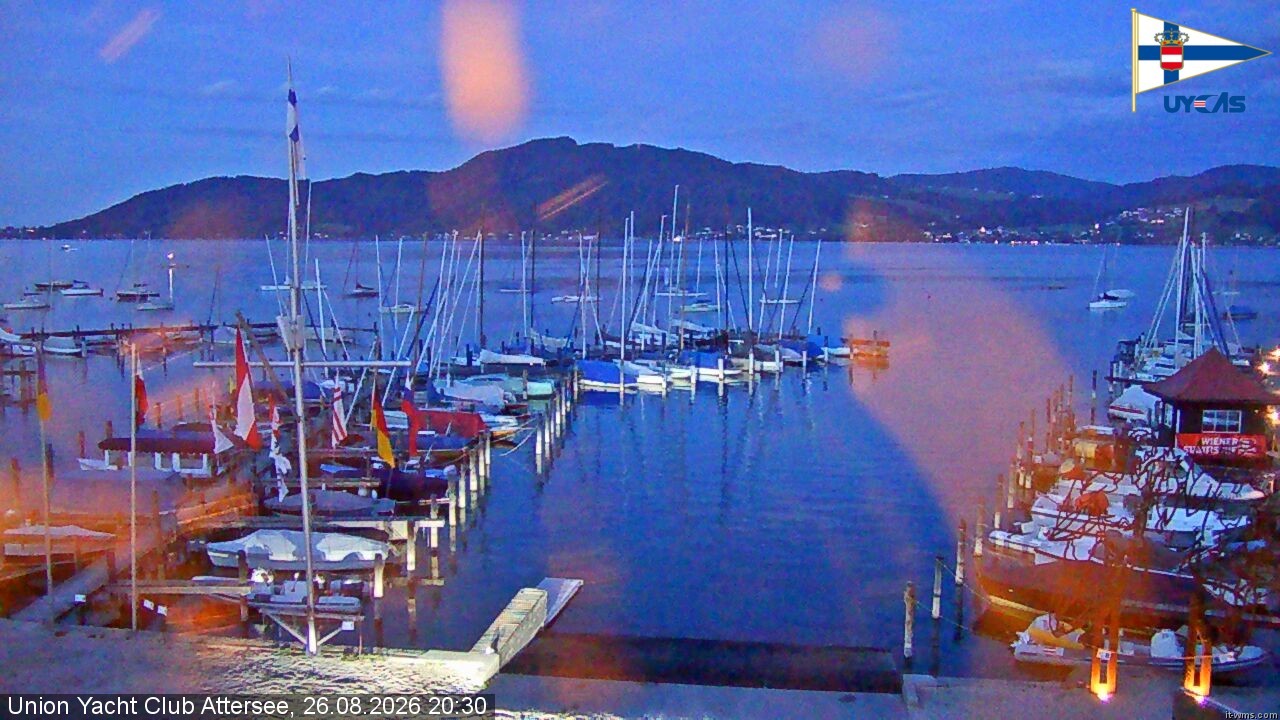 Archived image Webcam Attersee: View at Union Yacht Club