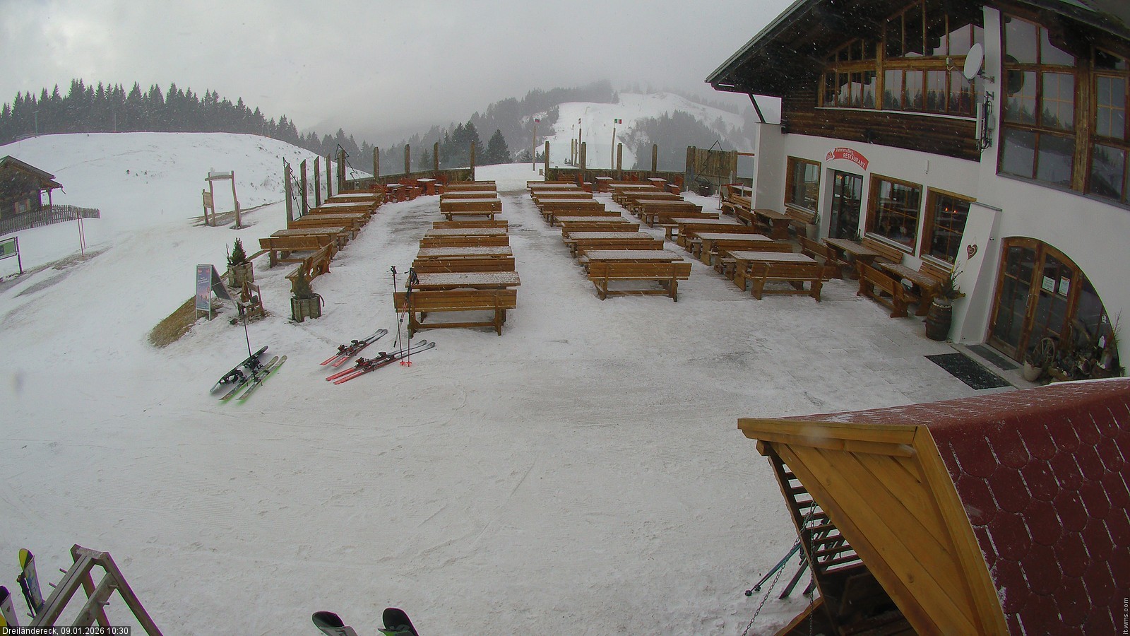 Archiv Foto Webcam Dreiländereck in der Region Villach: Bergrestaurant