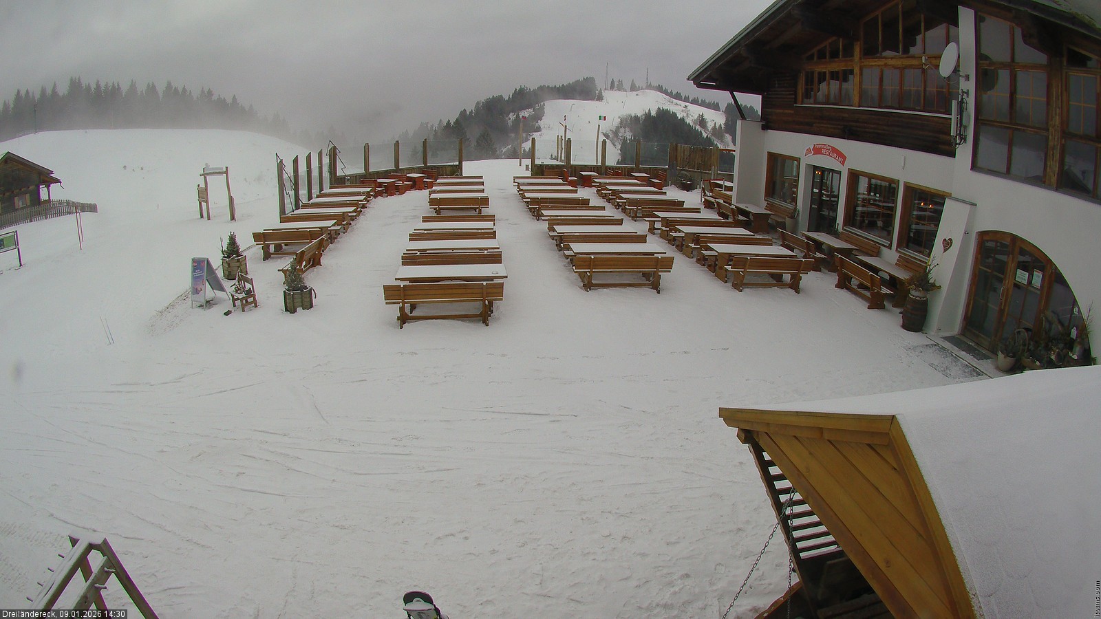 Archiv Foto Webcam Dreiländereck in der Region Villach: Bergrestaurant