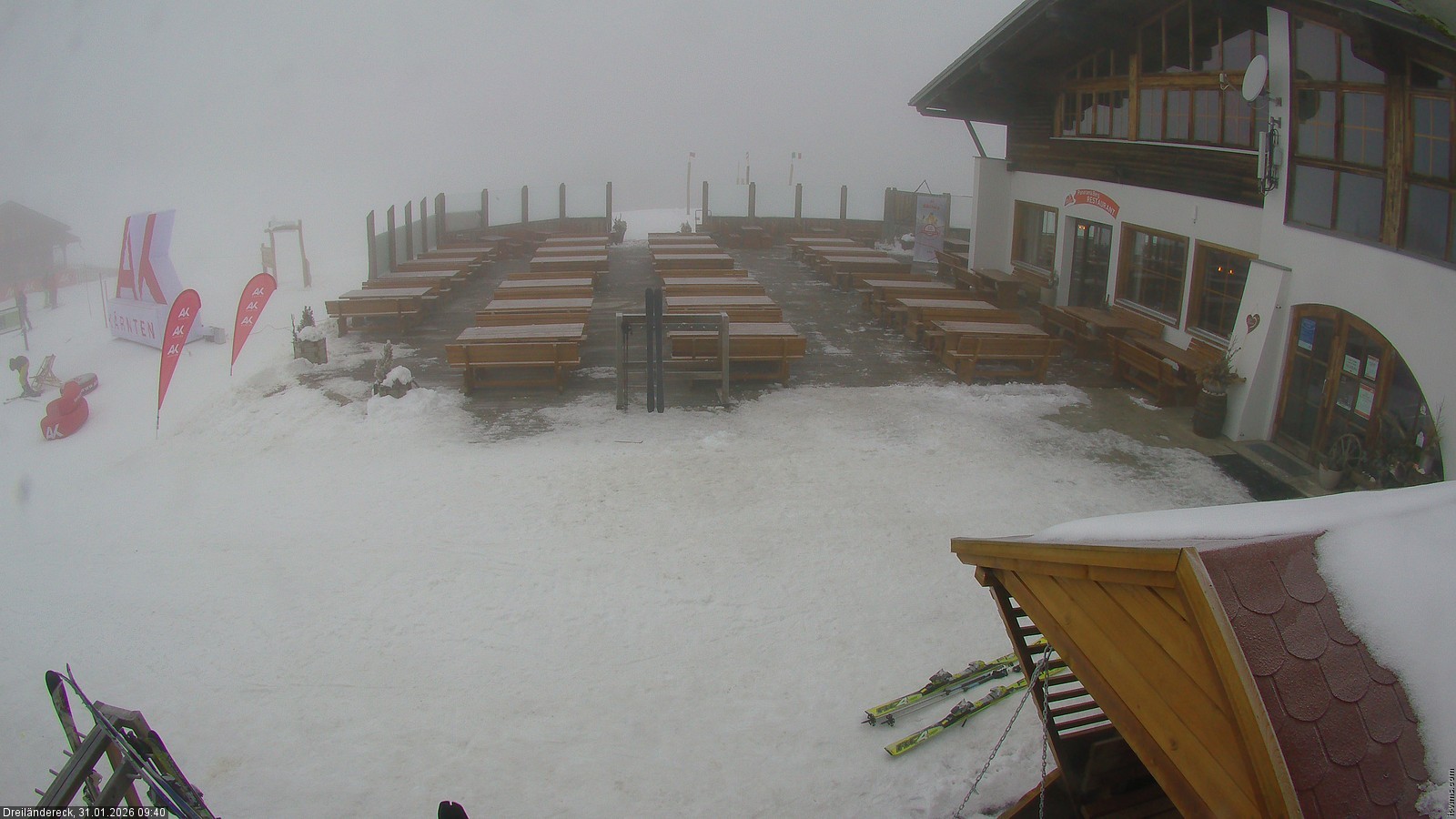 Archiv Foto Webcam Dreiländereck in der Region Villach: Bergrestaurant