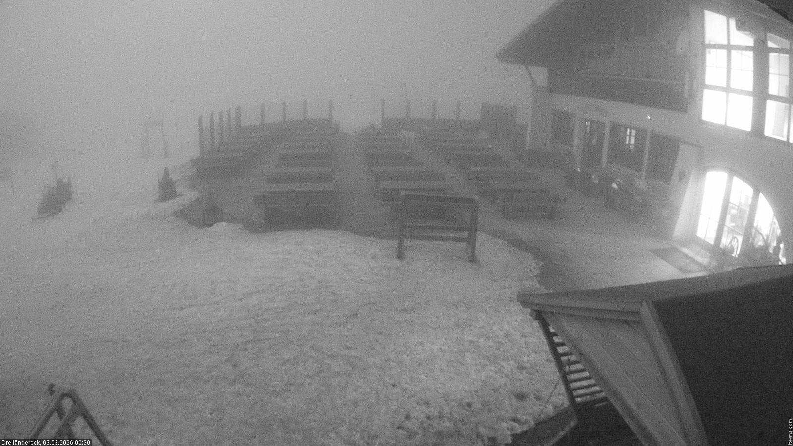 Archiv Foto Webcam Dreiländereck in der Region Villach: Bergrestaurant