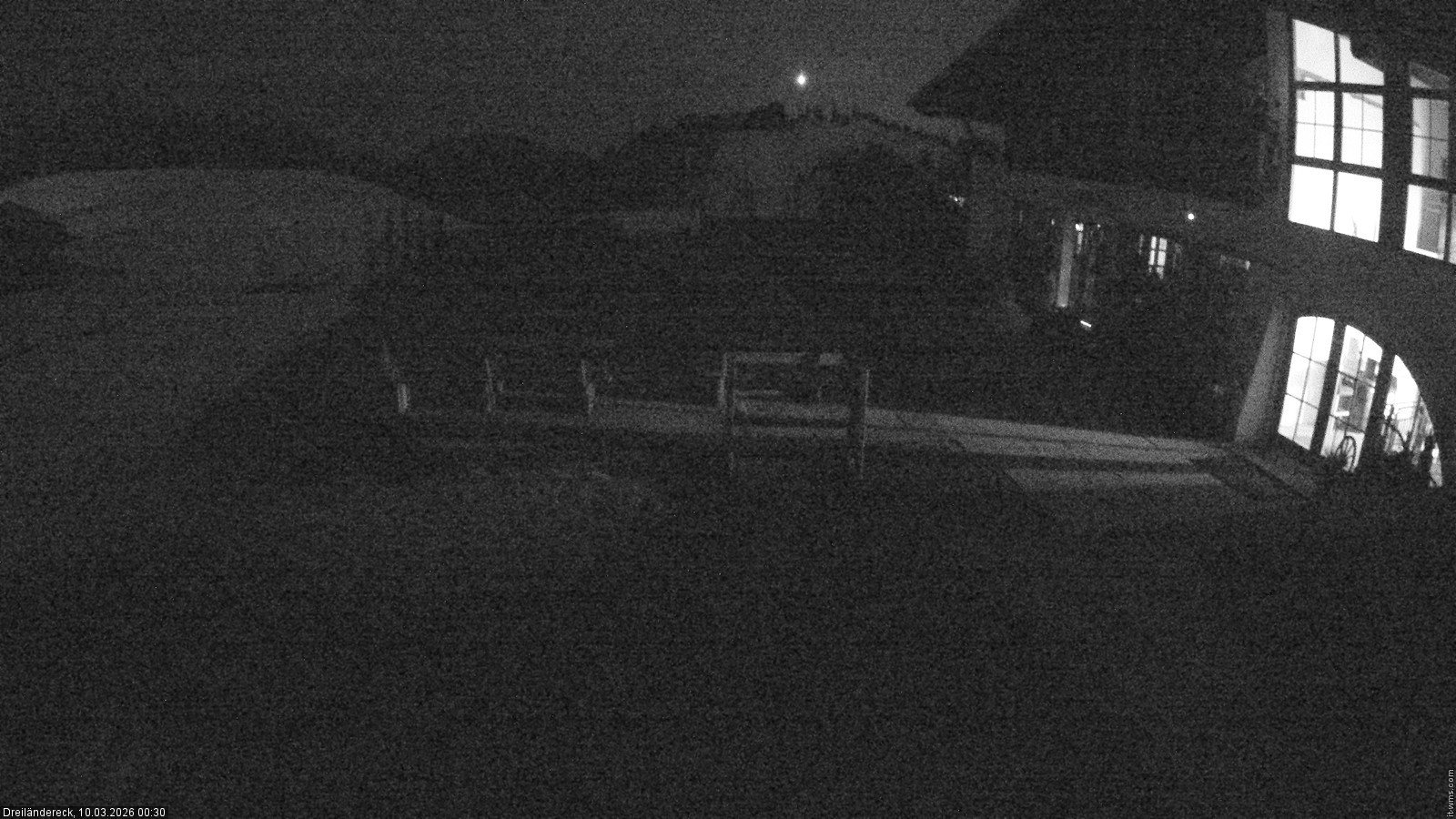 Archiv Foto Webcam Dreiländereck in der Region Villach: Bergrestaurant