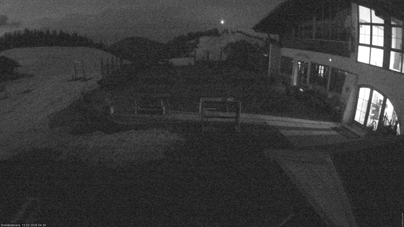 Archiv Foto Webcam Dreiländereck in der Region Villach: Bergrestaurant