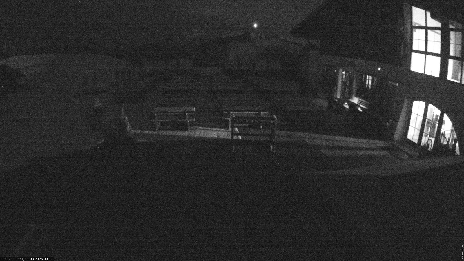 Archiv Foto Webcam Dreiländereck in der Region Villach: Bergrestaurant