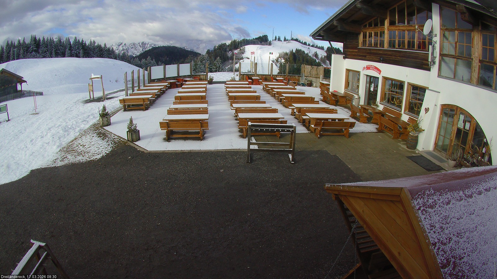 Archiv Foto Webcam Dreiländereck in der Region Villach: Bergrestaurant