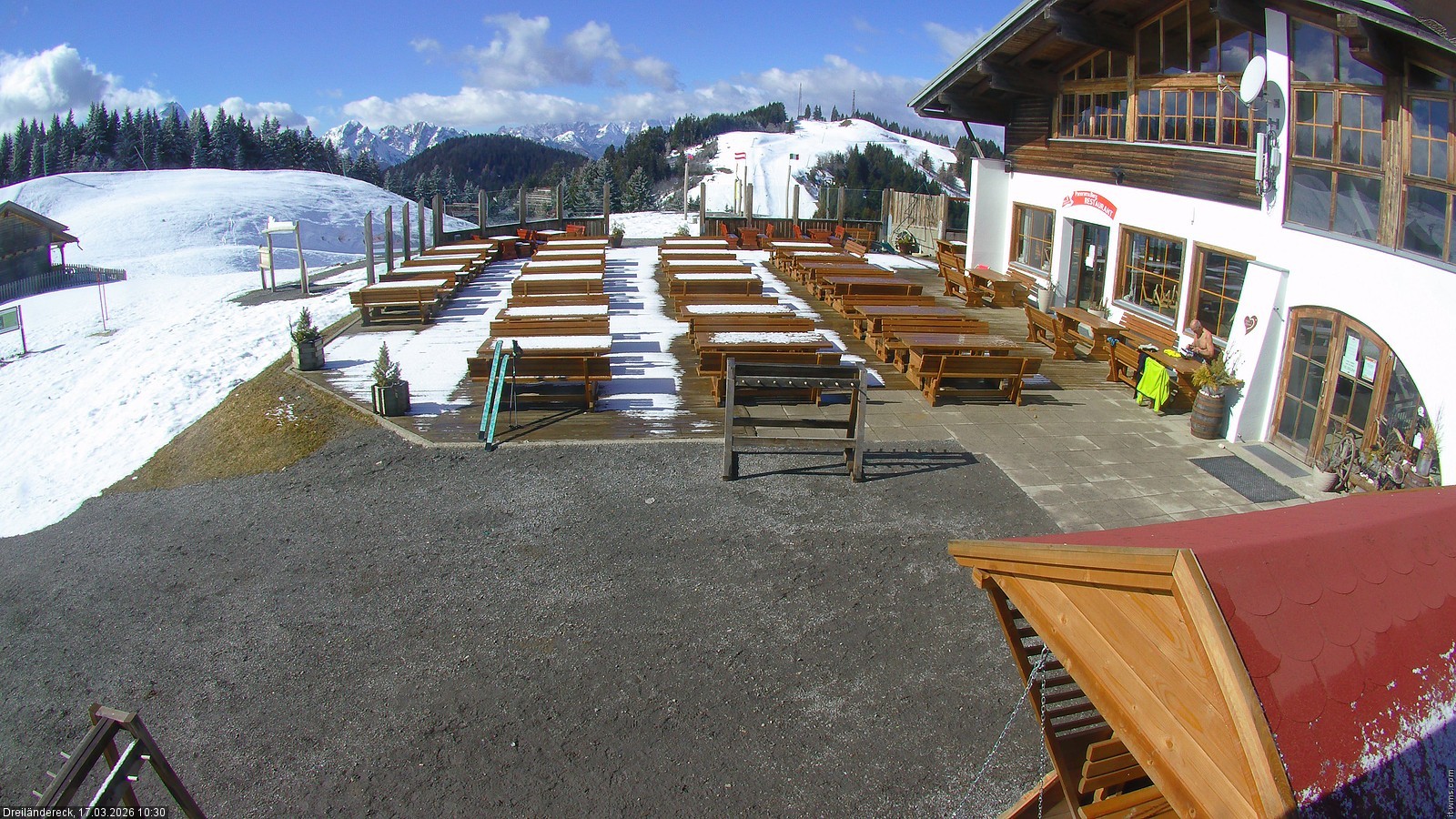 Archiv Foto Webcam Dreiländereck in der Region Villach: Bergrestaurant