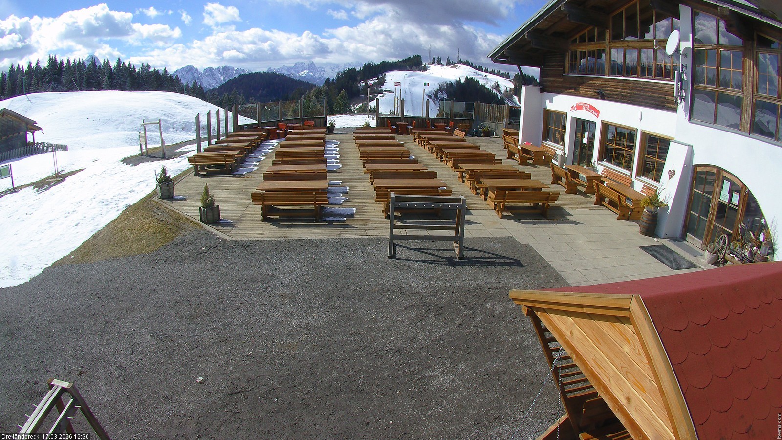 Archiv Foto Webcam Dreiländereck in der Region Villach: Bergrestaurant