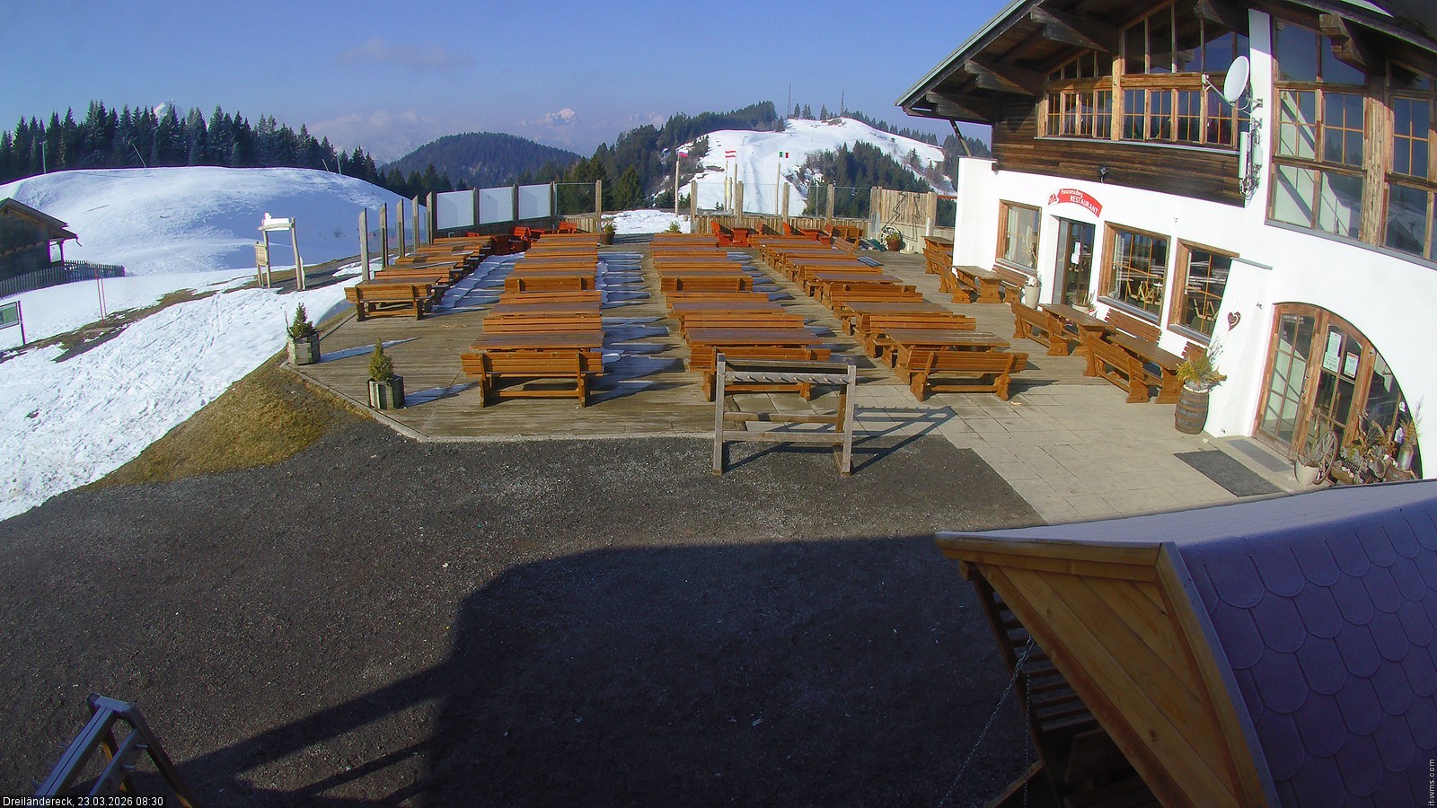 Archiv Foto Webcam Dreiländereck in der Region Villach: Bergrestaurant