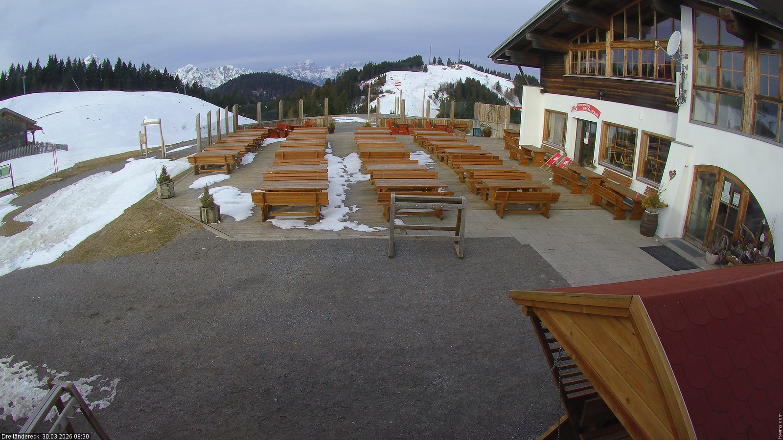 Archiv Foto Webcam Dreiländereck in der Region Villach: Bergrestaurant