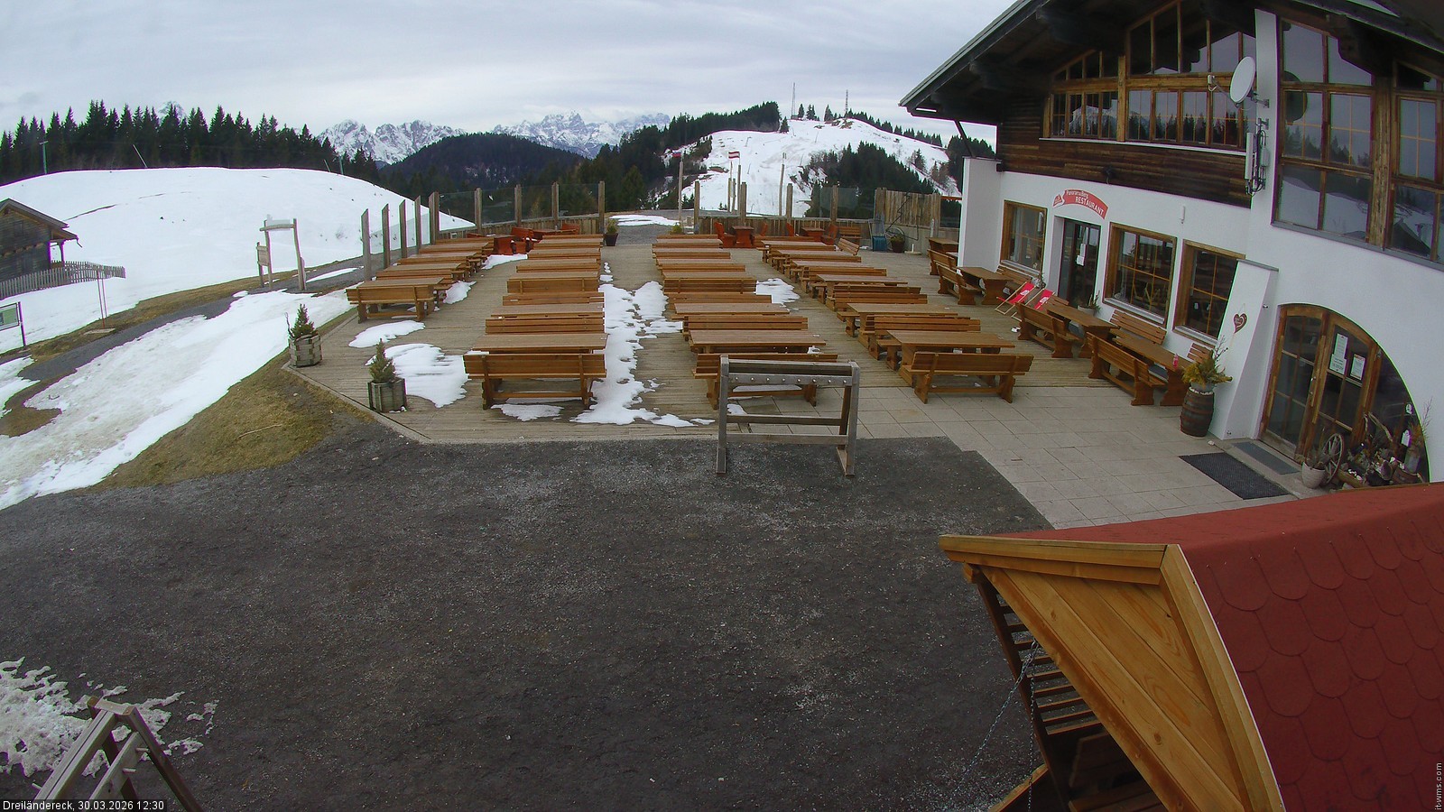 Archiv Foto Webcam Dreiländereck in der Region Villach: Bergrestaurant