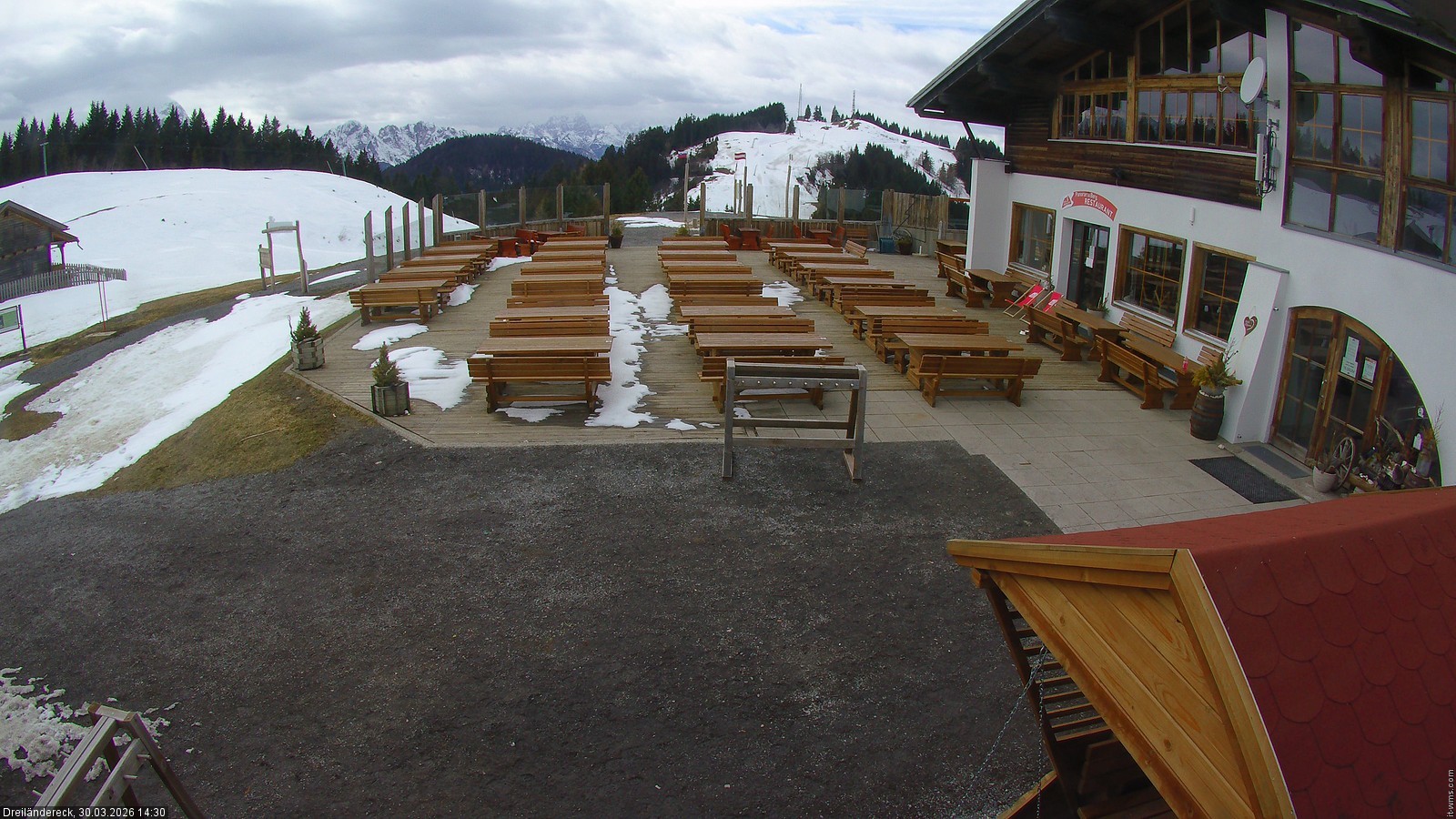 Archiv Foto Webcam Dreiländereck in der Region Villach: Bergrestaurant