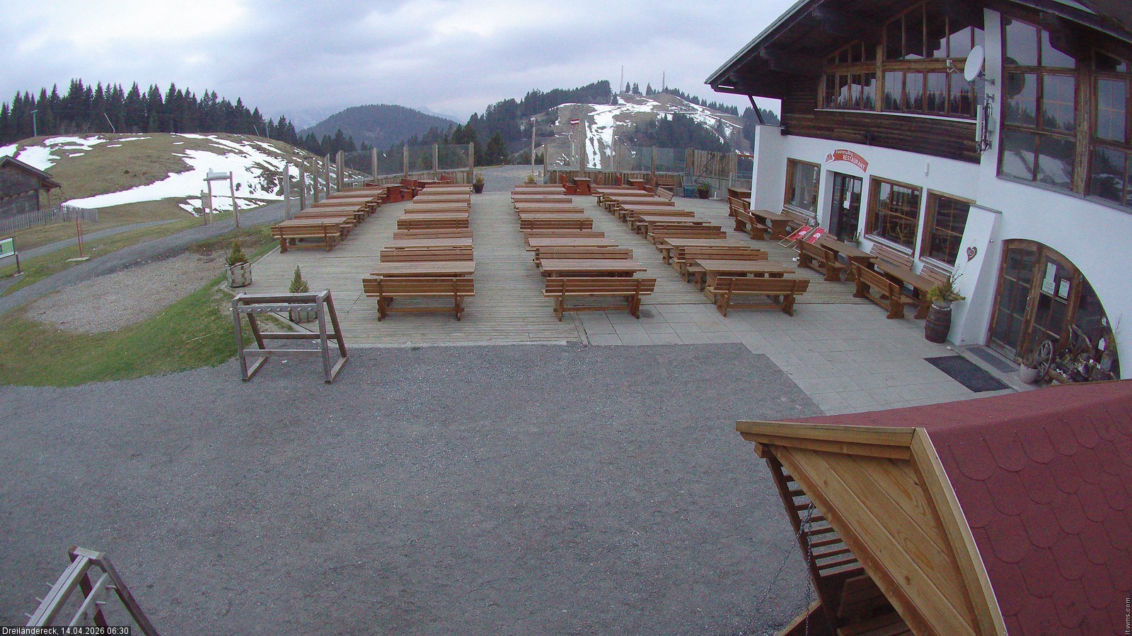 Archiv Foto Webcam Dreiländereck in der Region Villach: Bergrestaurant