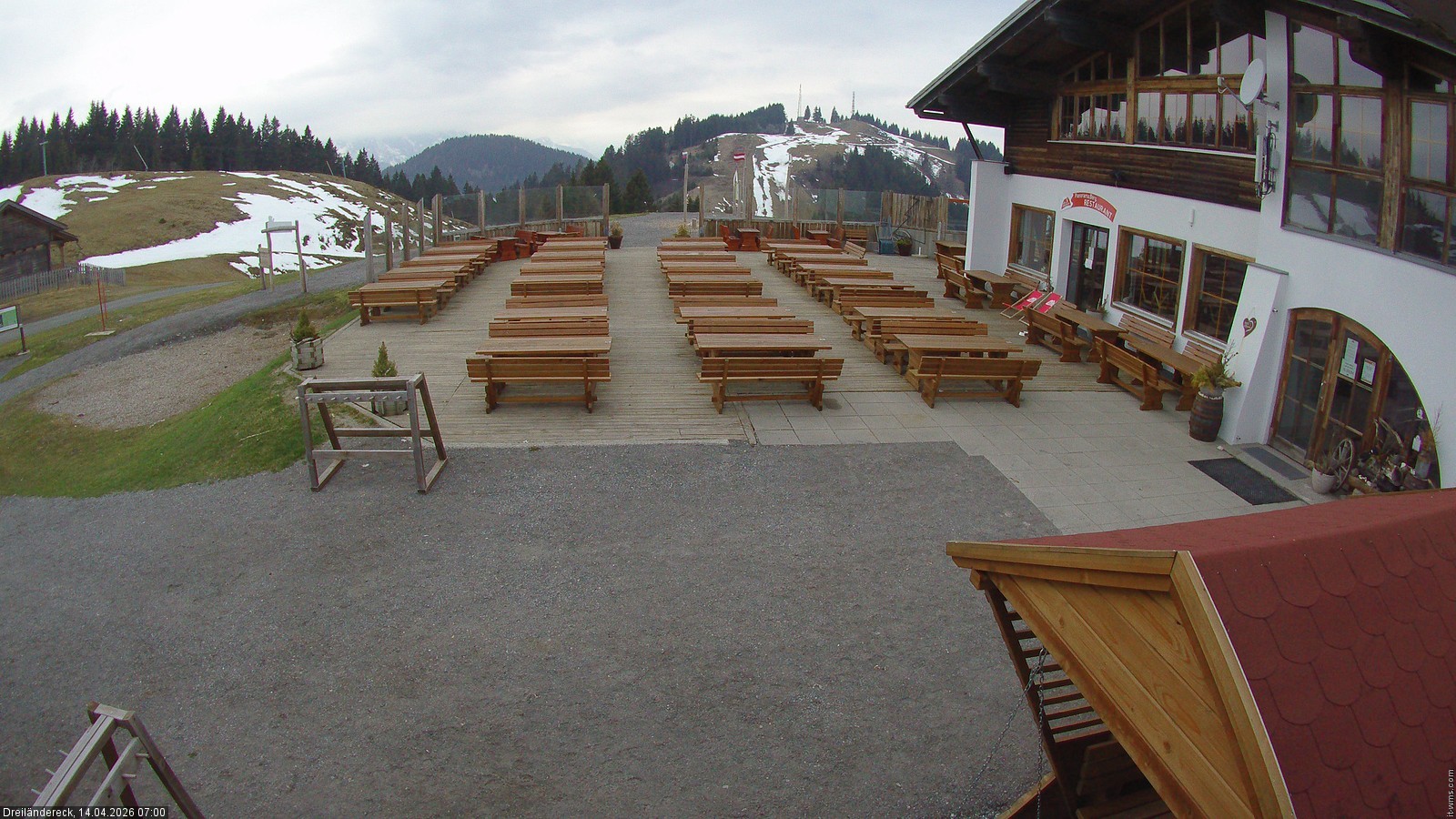 Archiv Foto Webcam Dreiländereck in der Region Villach: Bergrestaurant