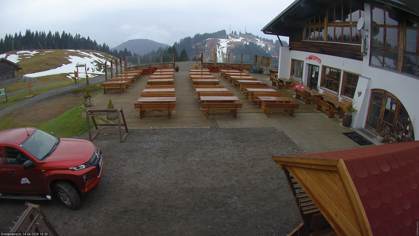 Archiv Foto Webcam Dreiländereck in der Region Villach: Bergrestaurant