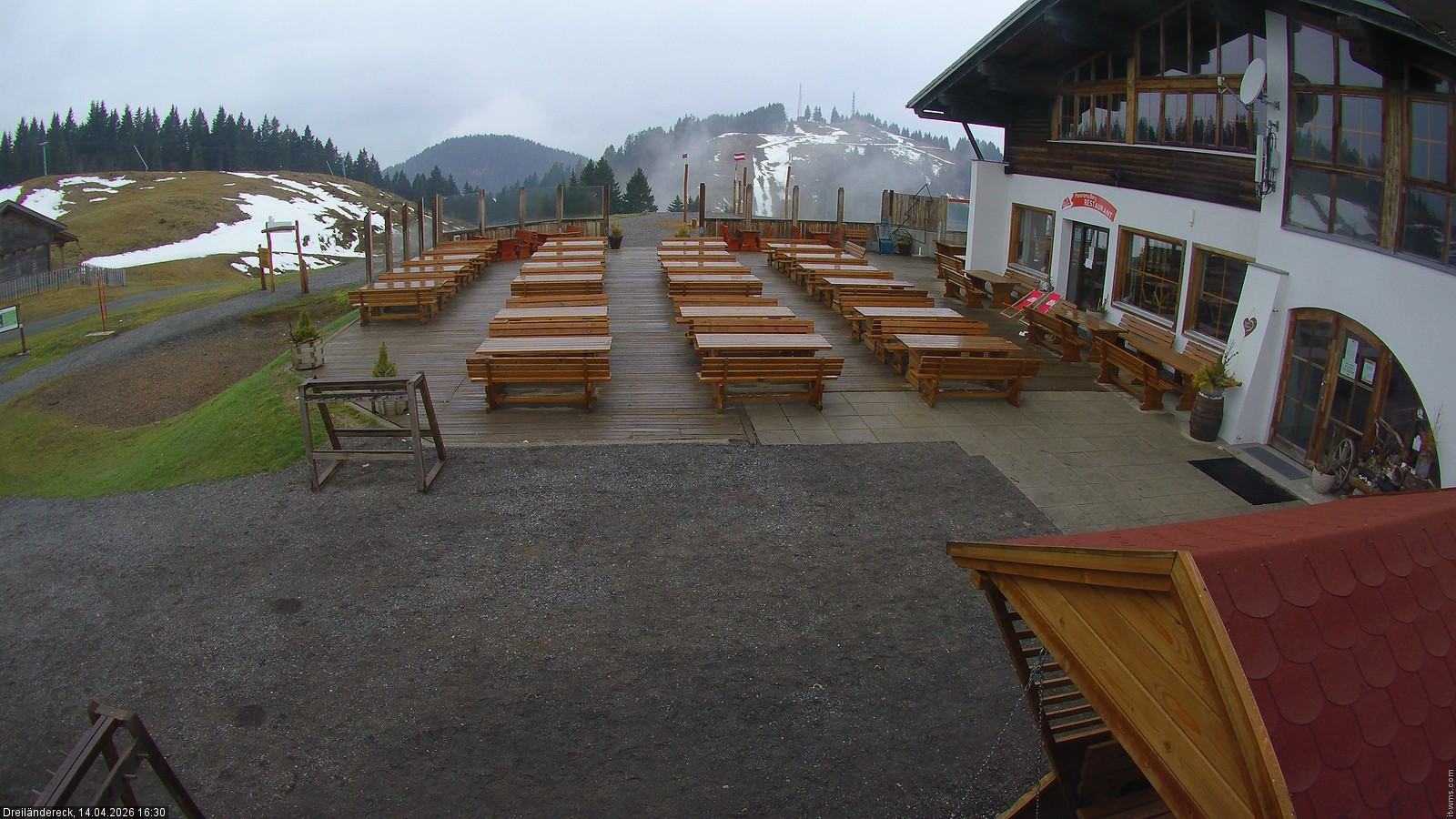 Archiv Foto Webcam Dreiländereck in der Region Villach: Bergrestaurant