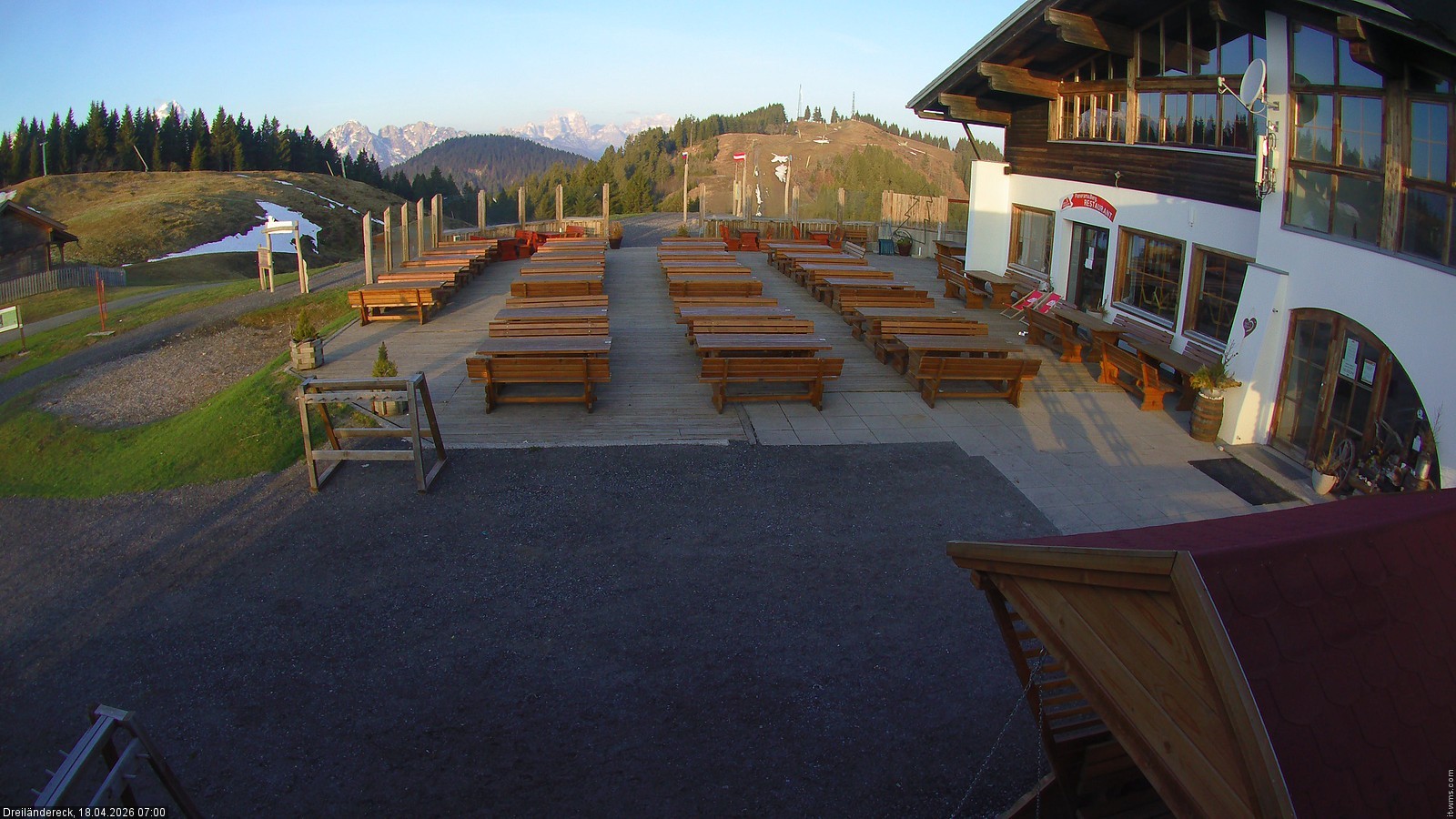 Archiv Foto Webcam Dreiländereck in der Region Villach: Bergrestaurant