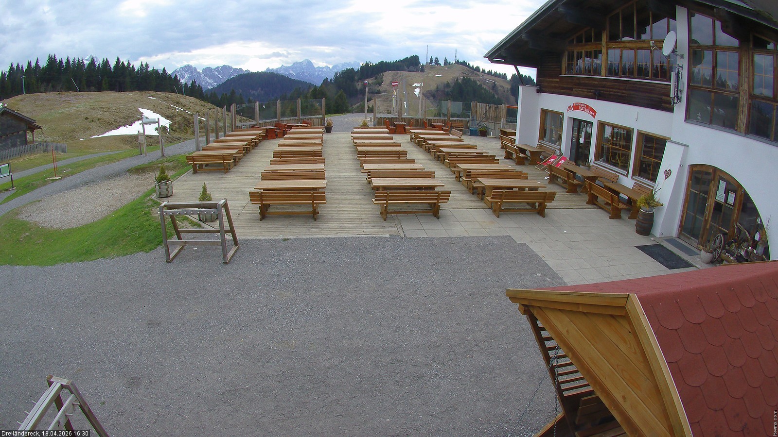 Archiv Foto Webcam Dreiländereck in der Region Villach: Bergrestaurant