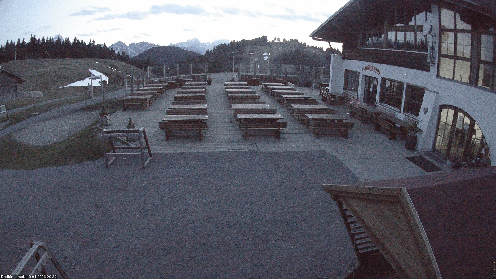 Archiv Foto Webcam Dreiländereck in der Region Villach: Bergrestaurant
