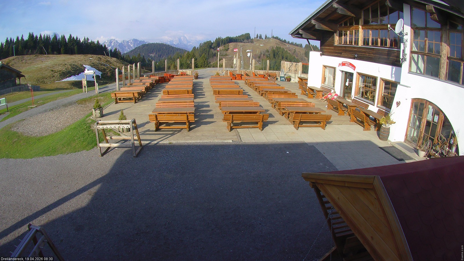 Archiv Foto Webcam Dreiländereck in der Region Villach: Bergrestaurant